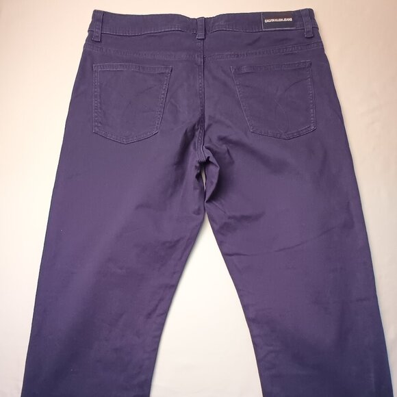 Calvin Klein Jeans Size 12 Mid Rise Tapered Leg Navy Blue Color - Picture 3 of 9